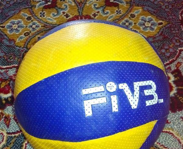 توپ والیبال fivb