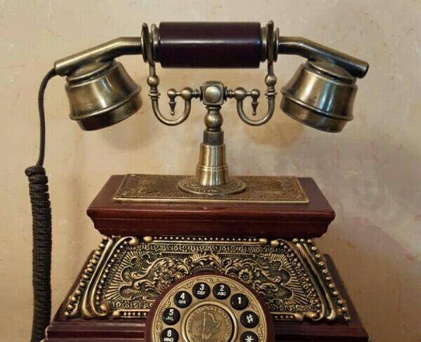 تلفن رومیزی کلاسیک چوبی