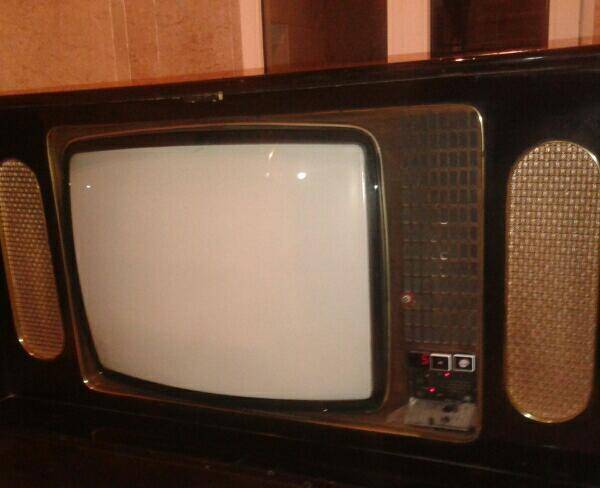 تلویزیون مبله رنگی