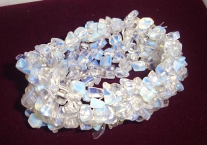 دستبند بسیار زیبا از سنگ شفا دهنده اپال(Opal) سنگ آرزوها