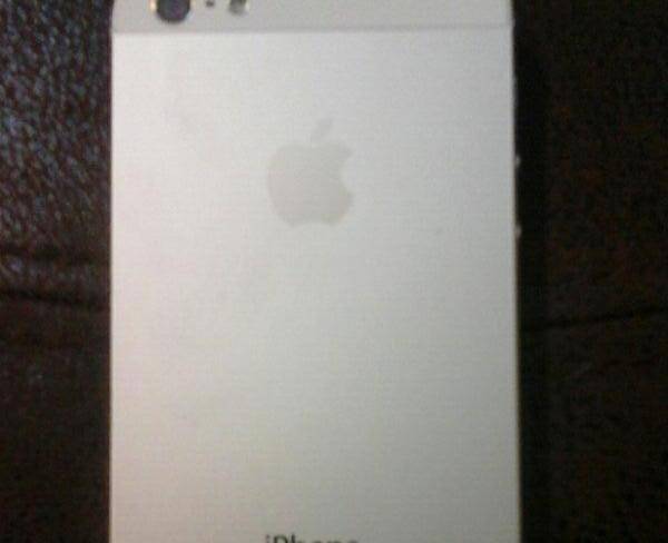 iphone 5فروش یا معاوضه سفید +