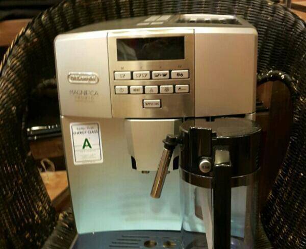 دستگاه قهوه ساز فول اتوماتیک دلونگی هوشمند