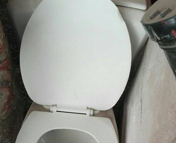 توالت فرنگی روشویی