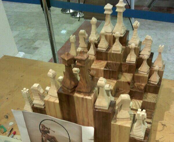 میز شطرنج‌ چوبی (سه‌بعدی)