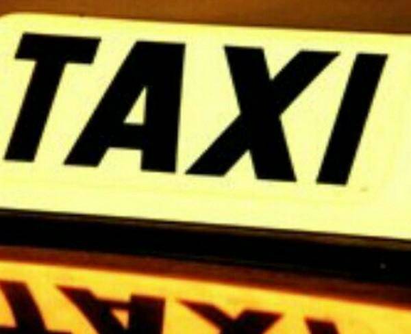 پذیرش خودرو با راننده در تاکسی سرویس رهنورد