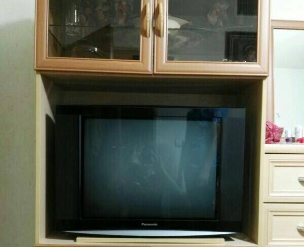 تلویزیون 29 اینچ پاناسونیک به همراه بوفه