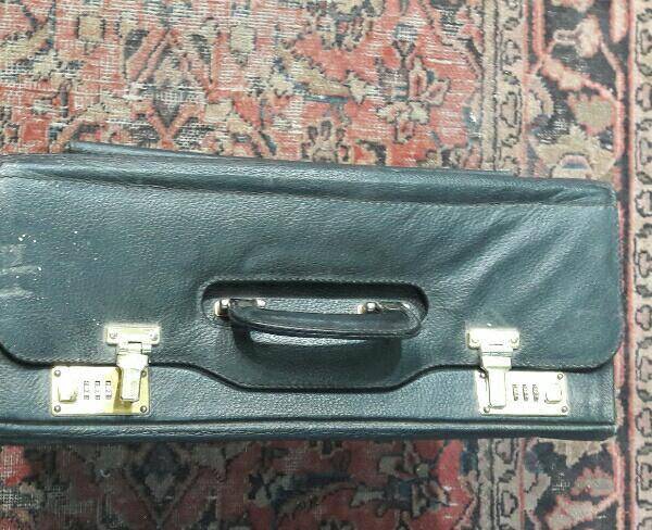 کیف تمام چرم طبیعی مشکی دارای قفل رمزدار