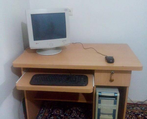 میز کامپیوتر