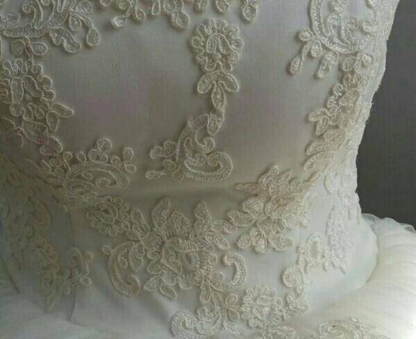 لباس عروس همراه با شنل