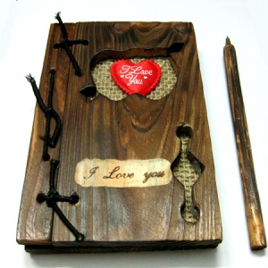 دفترچه خاطرات چوبی
