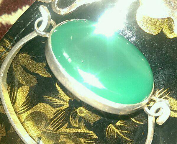 دستبند نقره اصل با نگین سبز
