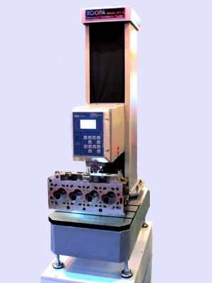 دستگاه سختی سنج یونیورسال مدل uv4