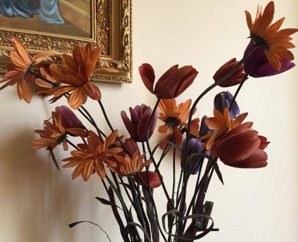 گلدان بزرگ تایلندی با گل خارجی