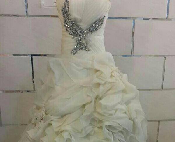 این مدل پیراهن عروس دنباله دار 80 هزار