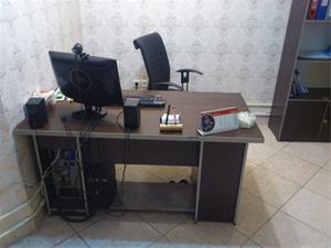 میز و صندلی دفتر کار تقریبا نو
