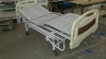 تولید انواع تختهای بیمارستانی