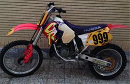 فروش یک دستگاه موتورسیکلت کراس Honda CR125