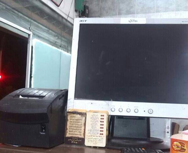 کامپیوتر به همراه مونیتور و پرینتر