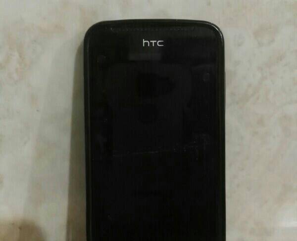 HTC One v