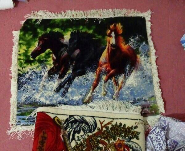 تابلو فرش طرح 3 اسب و زن