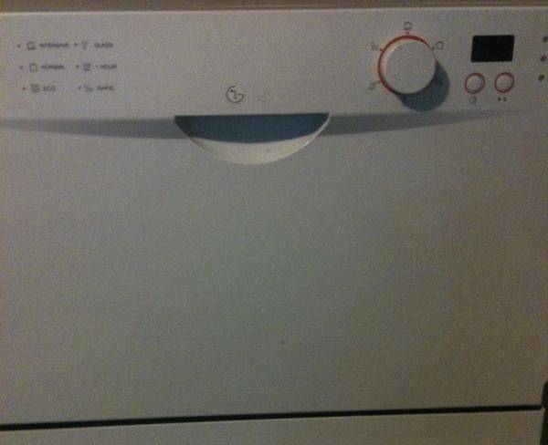 ماشین ظرفشویی در حد نو