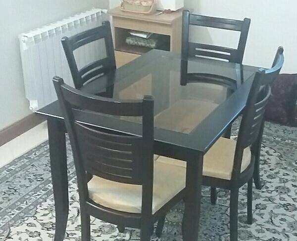 میز و صندلی چوبی ناهار خوری