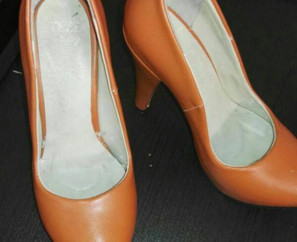 کفش پرتقالی رنگ سایز 37
