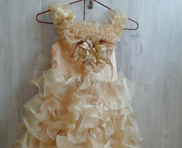 لباس پرنسسی طلایی