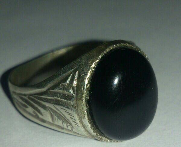 انگشتر عقیق سیاه(اونیکس)معدنی رکاب فابریک،کهنه