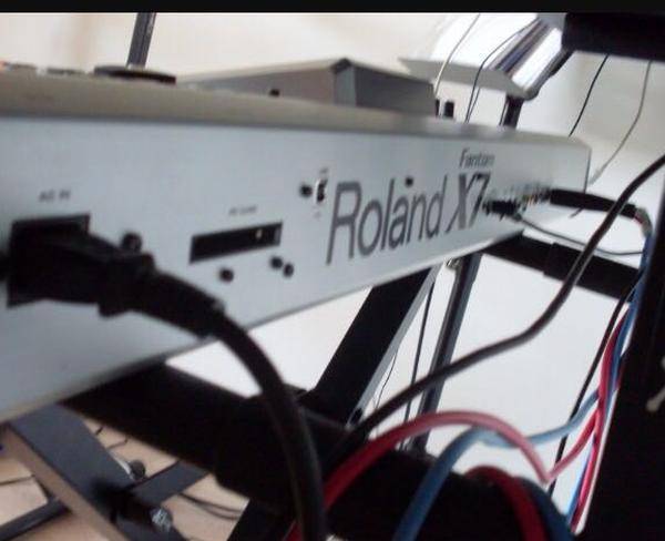 Roland Fantom X7