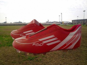 کفش فوتبال اف50