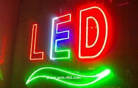 انواع تابلوهای LED ثابت و روان