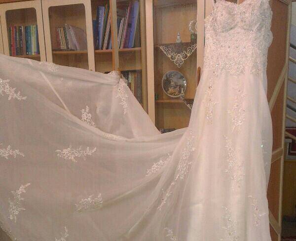 لباس عروس تمام دانتل دنباله دار