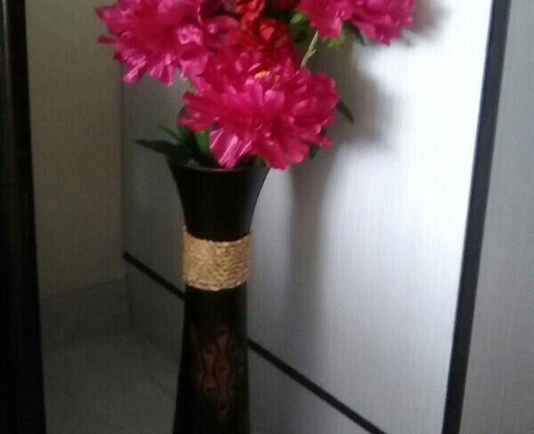 گل مصنوعی زیبا به همراه گلدان