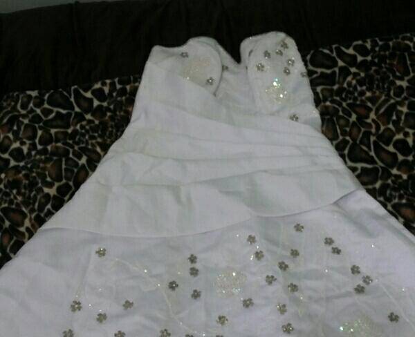 لباس عروس سنگدوزی کار دست 120هزارتومان