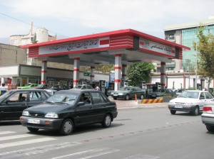 اجرای تبلیغات در جایگاه پمپ بنزین 129 خیابان پاسداران تهران