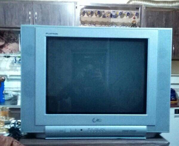 تلویزیون بیست ویک اینچ ال جی
