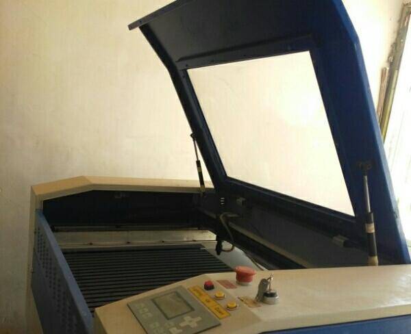 دستگاه چاپ و برش و حکاکی لیزری