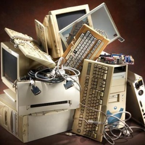 خریدار کامپیوتر قدیمی و ضایعاتی بالای(1م)تومان در سراسر ایران(لعل فام)
