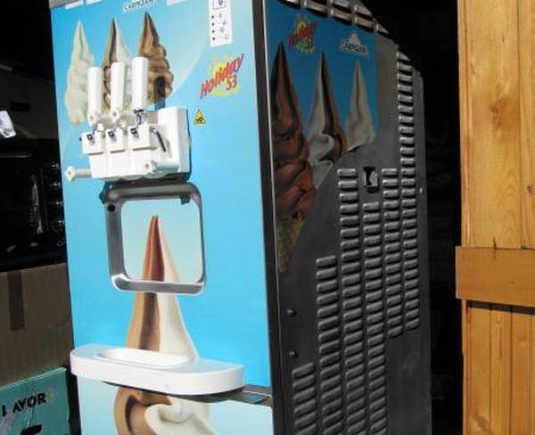 دستگاه بستنی ساز قیفی ژاپنی