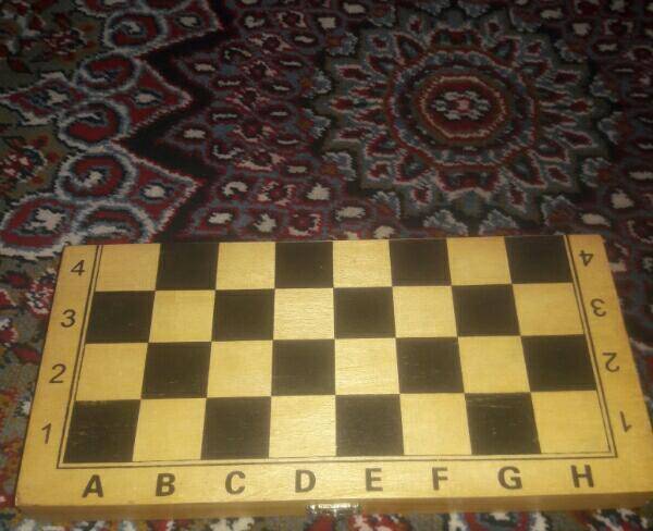 تخت برد وشطرنج