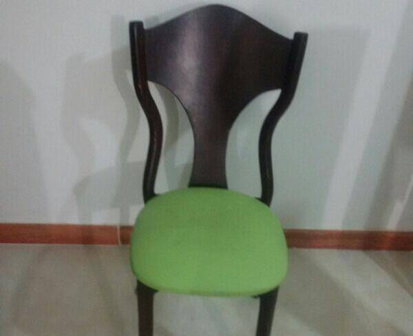 4 عدد صندلی چوبی با روکش چرم