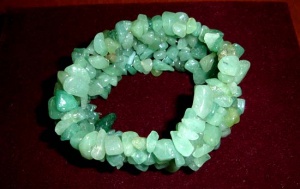 دستبند بسیار زیبا از سنگ شفا بخش جید سبز