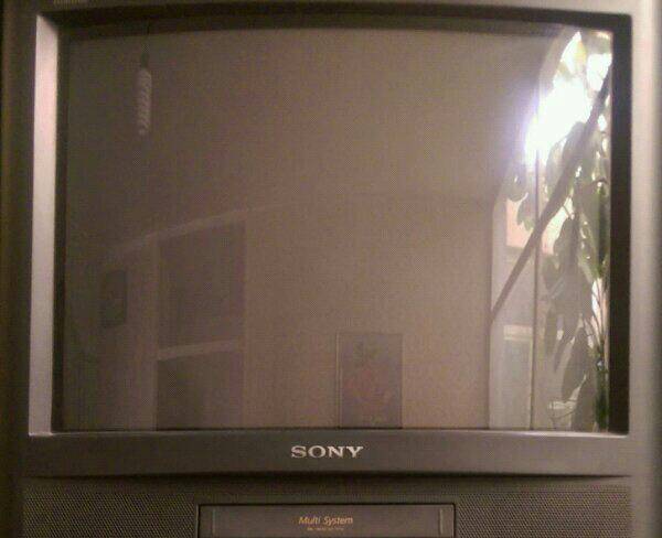 تلویزیون رنگی 21 اینچ همراه با زیر تلویزیونی ...