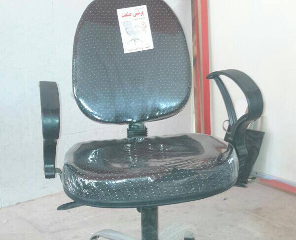 صندلی چرخدار پایه فلزی
