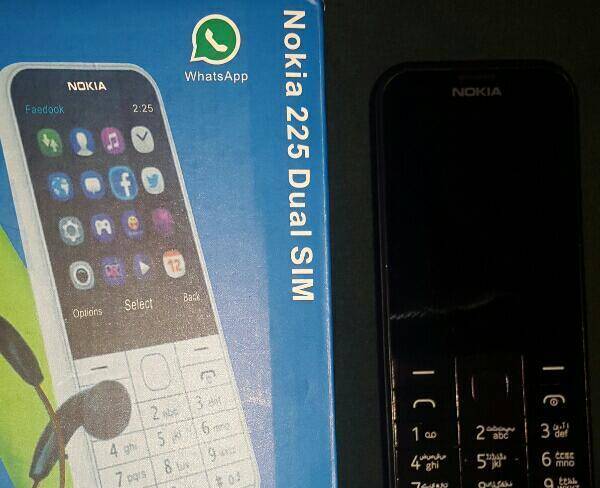 Nokia . 225