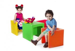 لوازم بازی مهد کودک و اسباب بازی کودکان- میز و صندلی