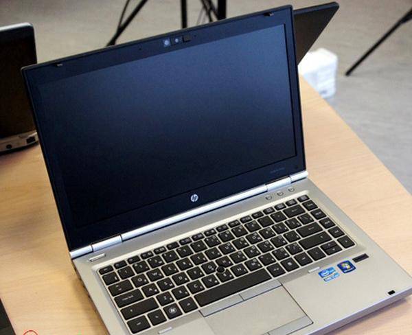 لپ تاپ HP 8460 گرافیک دار