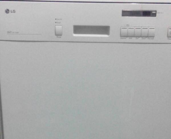 ماشین ظرفشویی lg سفید رنگ