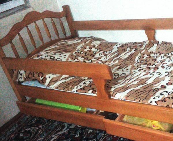 تخت خواب نوجوان بهمراه کمد چوبی استثنائی